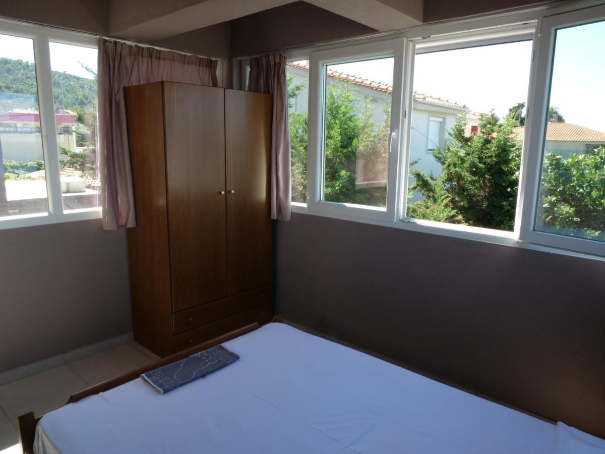 Giotis Apartment *