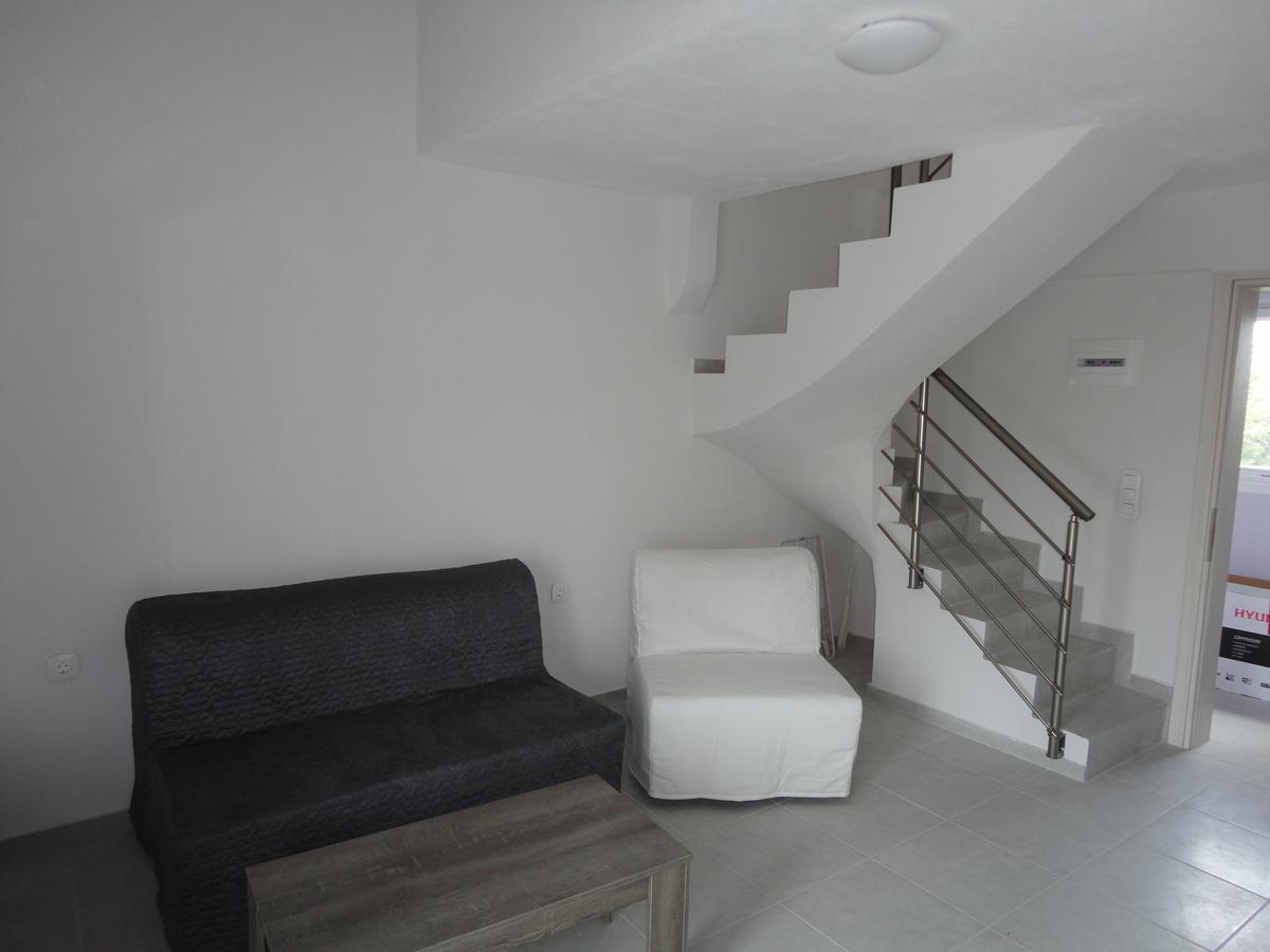 Apartment Giotis *